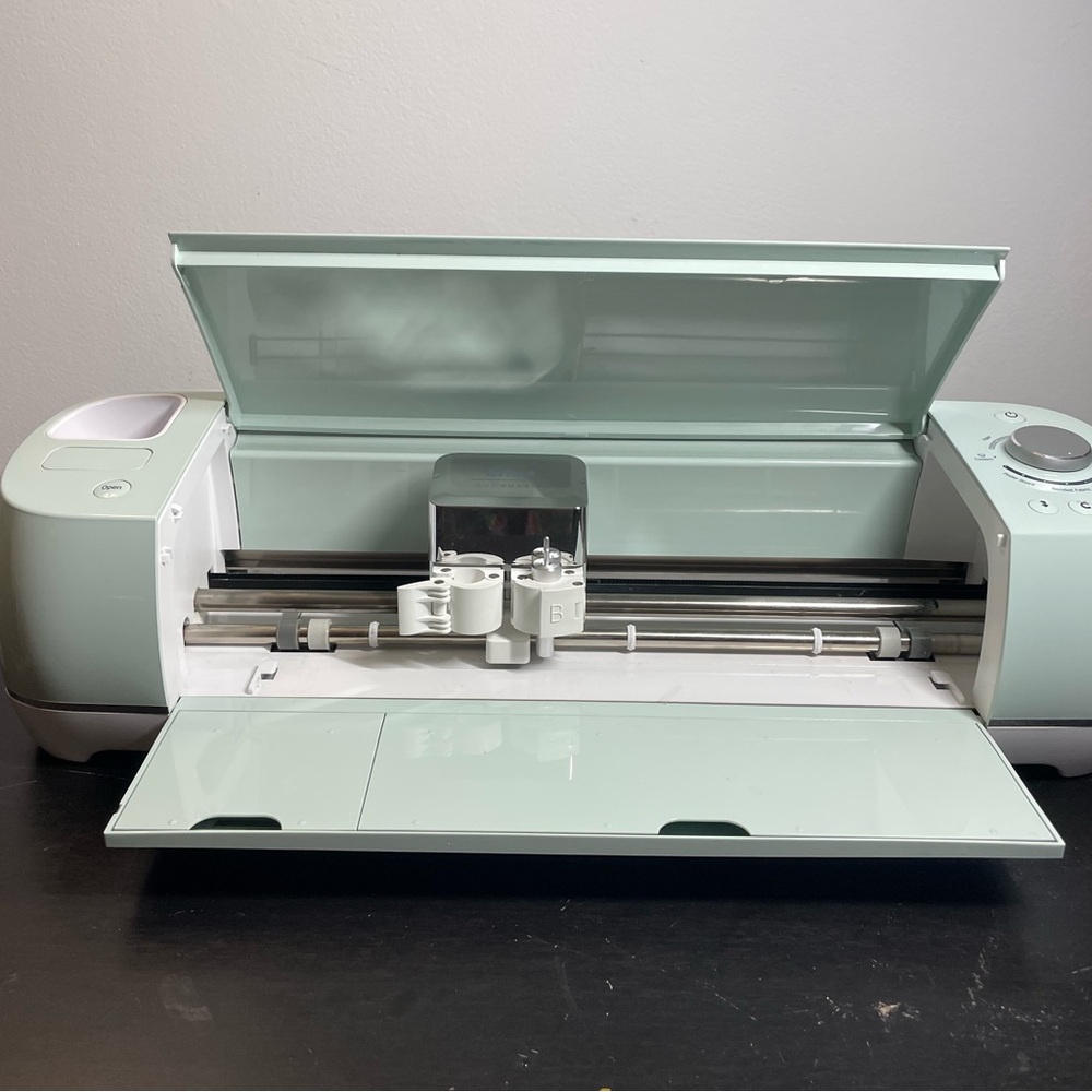 Cricut Explore Air 2 in Light Green (No Cord) - Picture 3 of 7